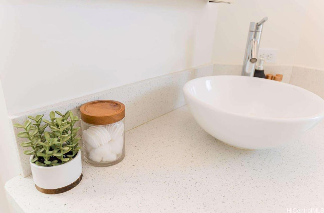 Waikiki Shore condo # 1014, Honolulu, Hawaii - photo 11 of 13