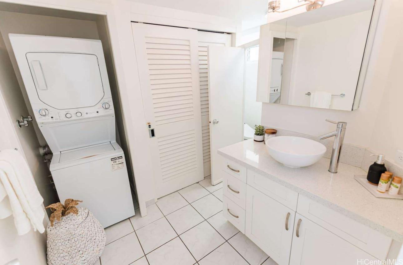 Waikiki Shore condo # 1014, Honolulu, Hawaii - photo 10 of 13