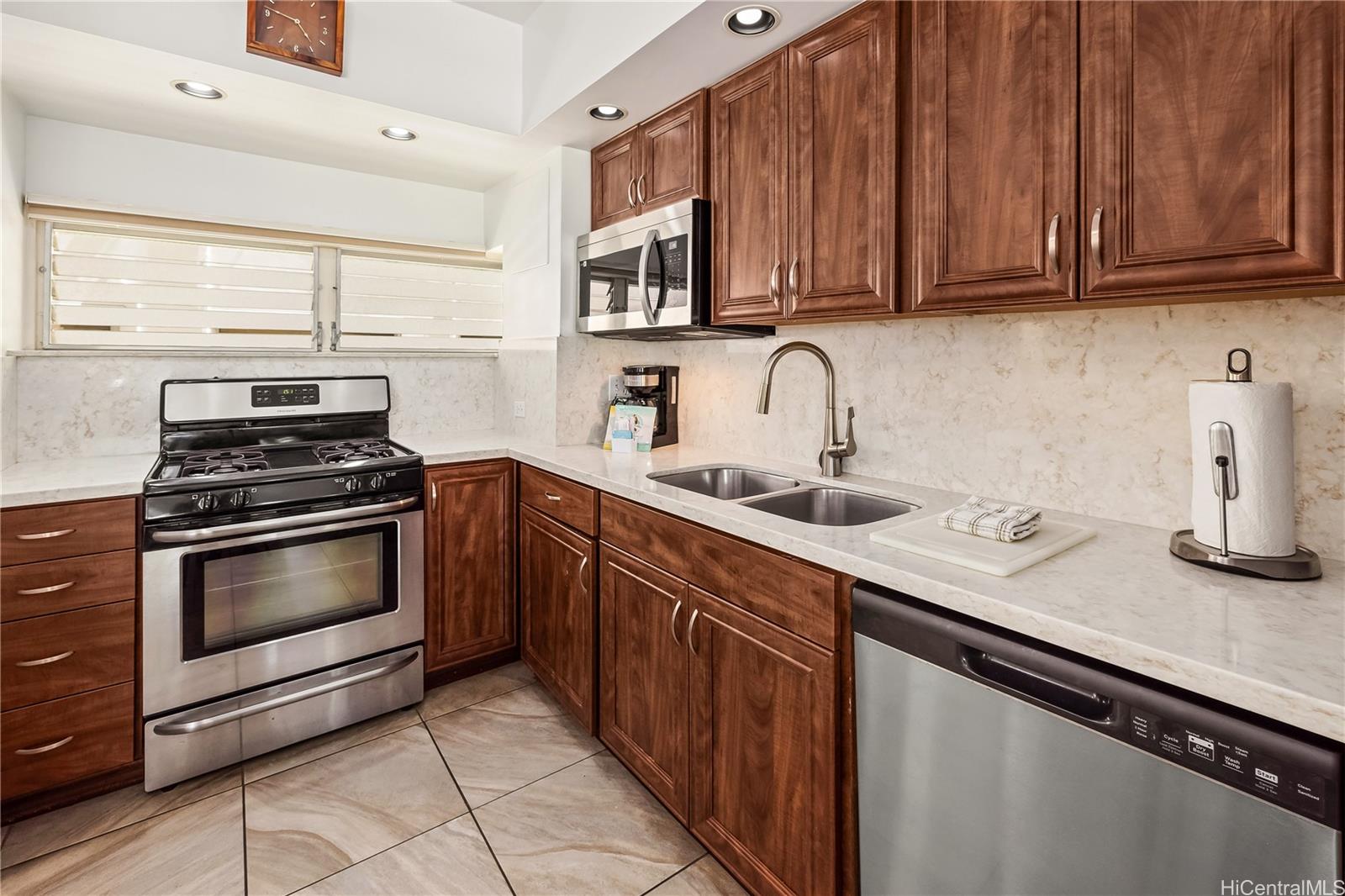 Waikiki Shore condo # 216, Honolulu, Hawaii - photo 10 of 22