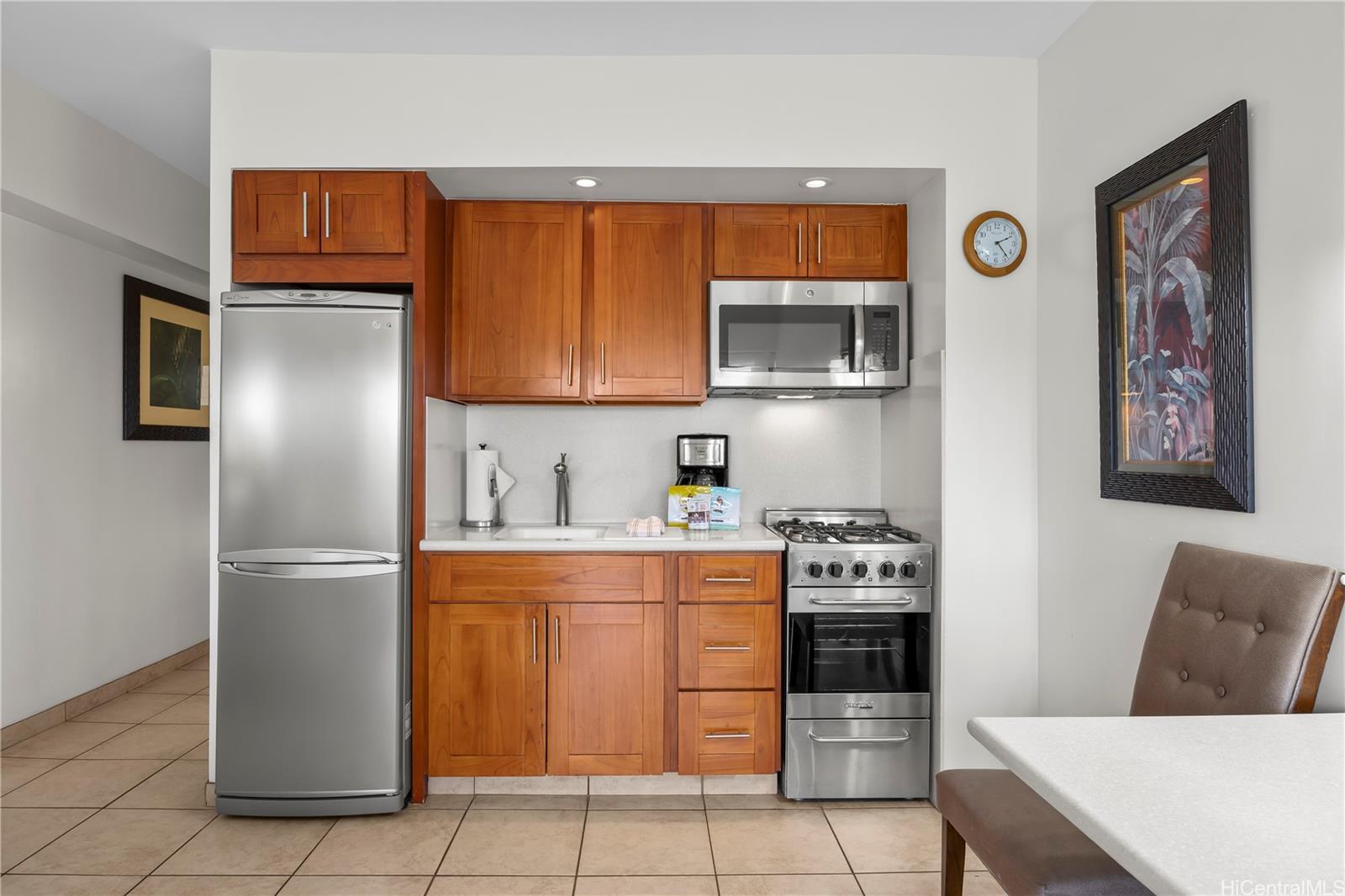 Waikiki Shore condo # 615, Honolulu, Hawaii - photo 9 of 14