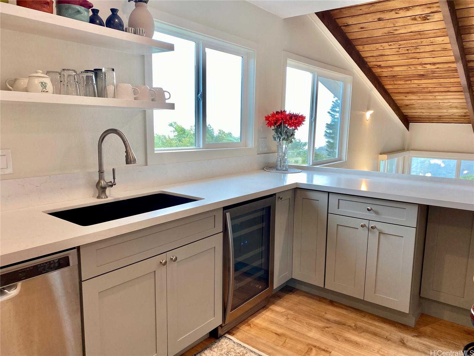 2164 Halekoa Dr Honolulu - Rental - photo 3 of 25