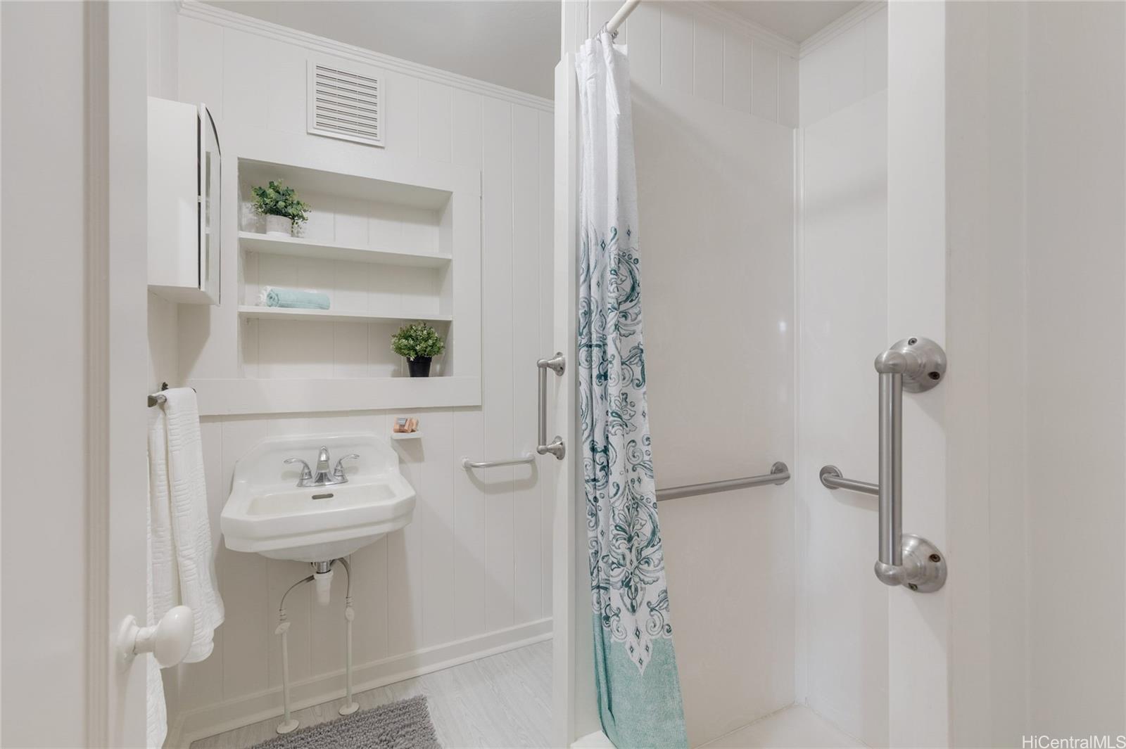 2166  Palolo Ave Palolo, Diamond Head home - photo 20 of 25