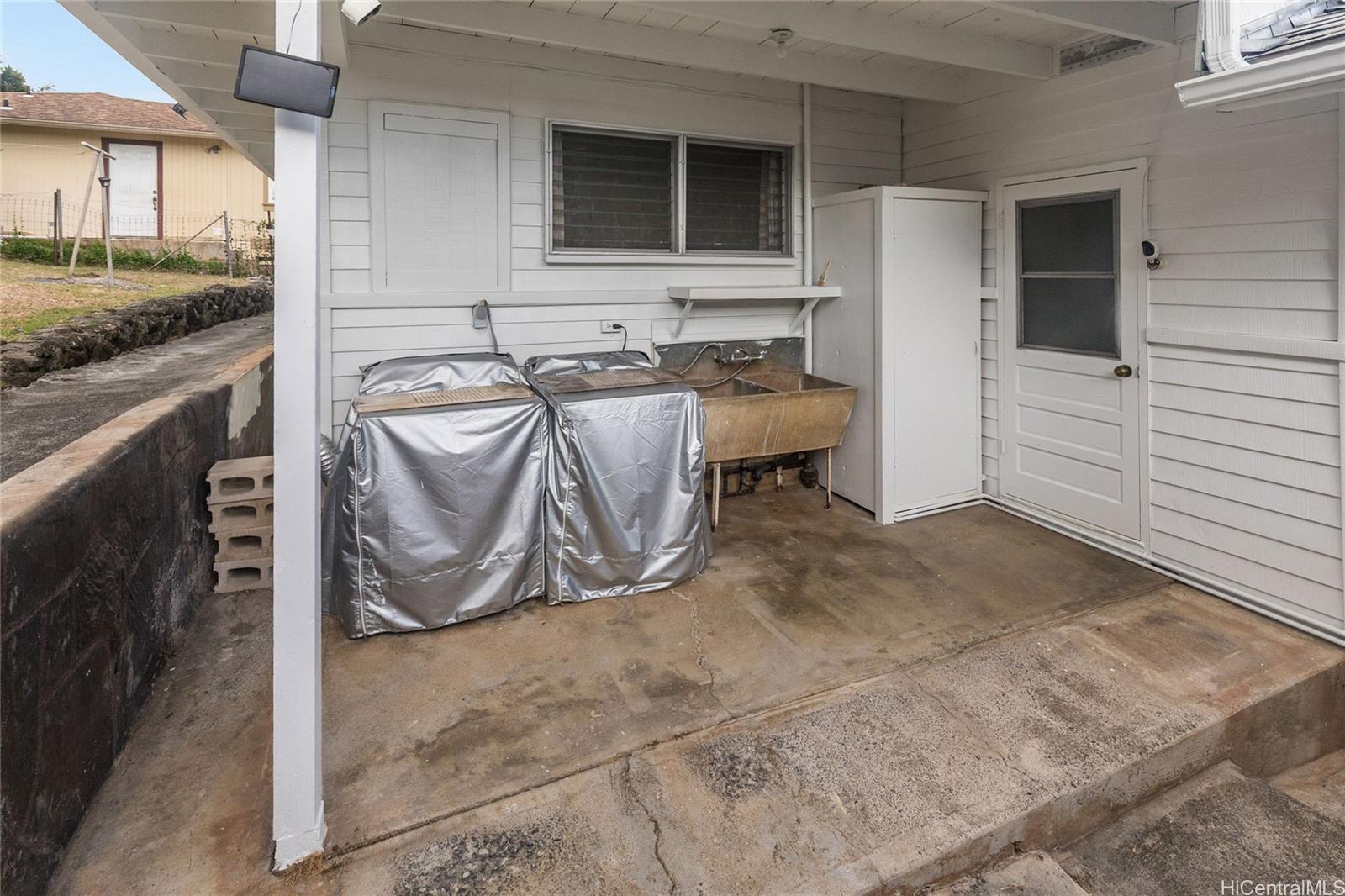 2166  Palolo Ave Palolo, Diamond Head home - photo 22 of 25