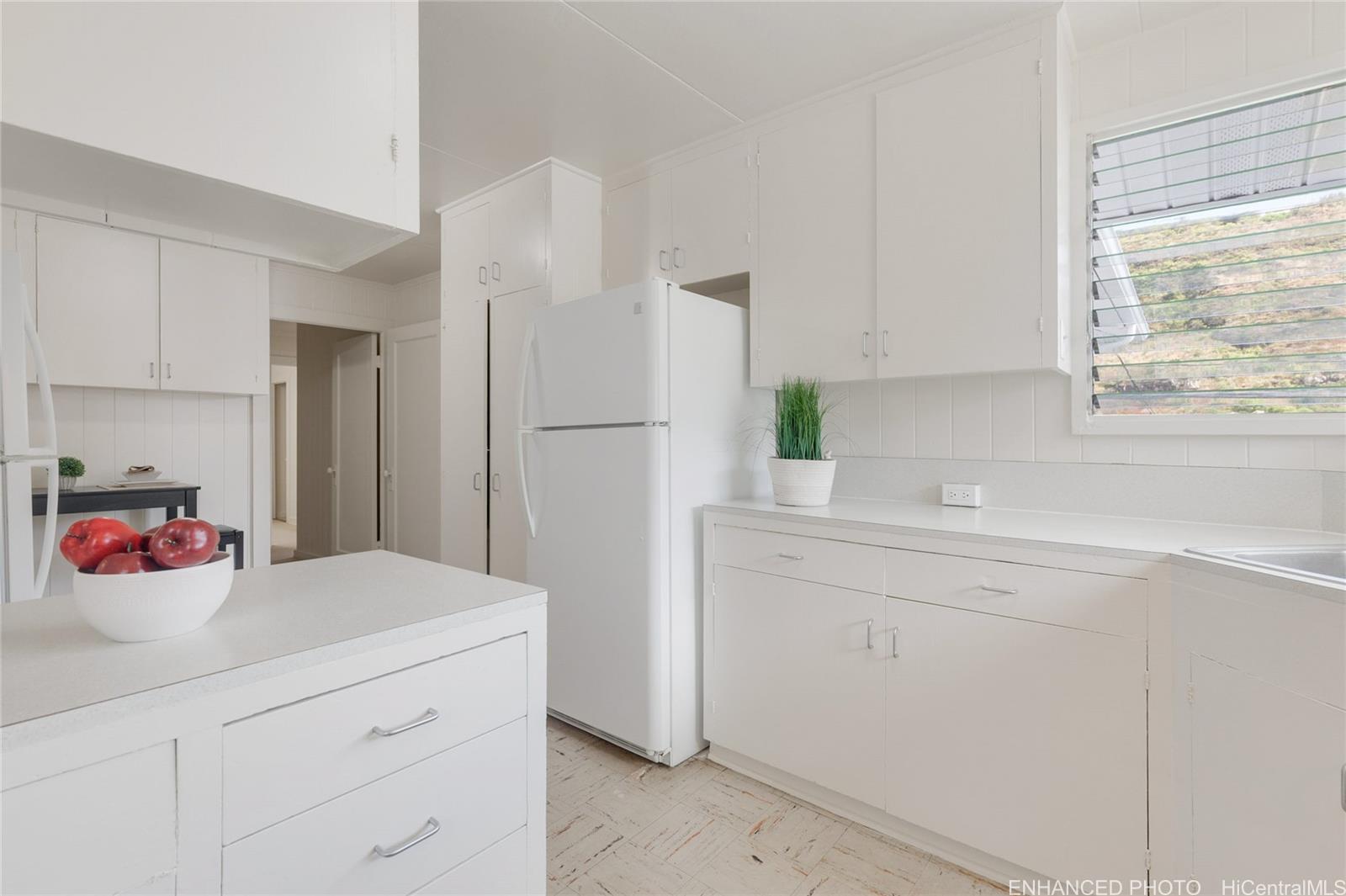 2166  Palolo Ave Palolo, Diamond Head home - photo 4 of 25