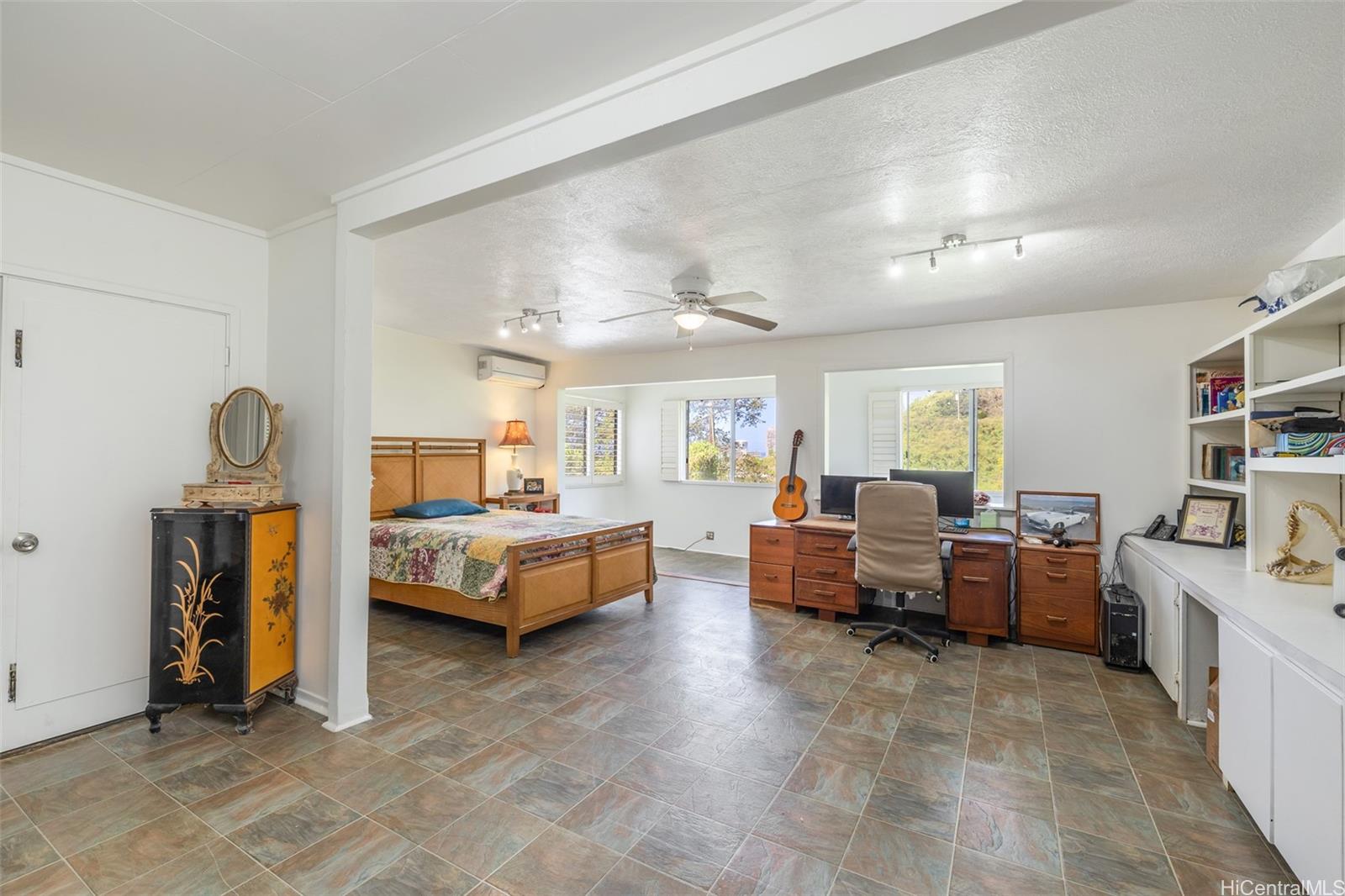 2168  Round Top Drive Makiki Heights, Honolulu home - photo 11 of 23