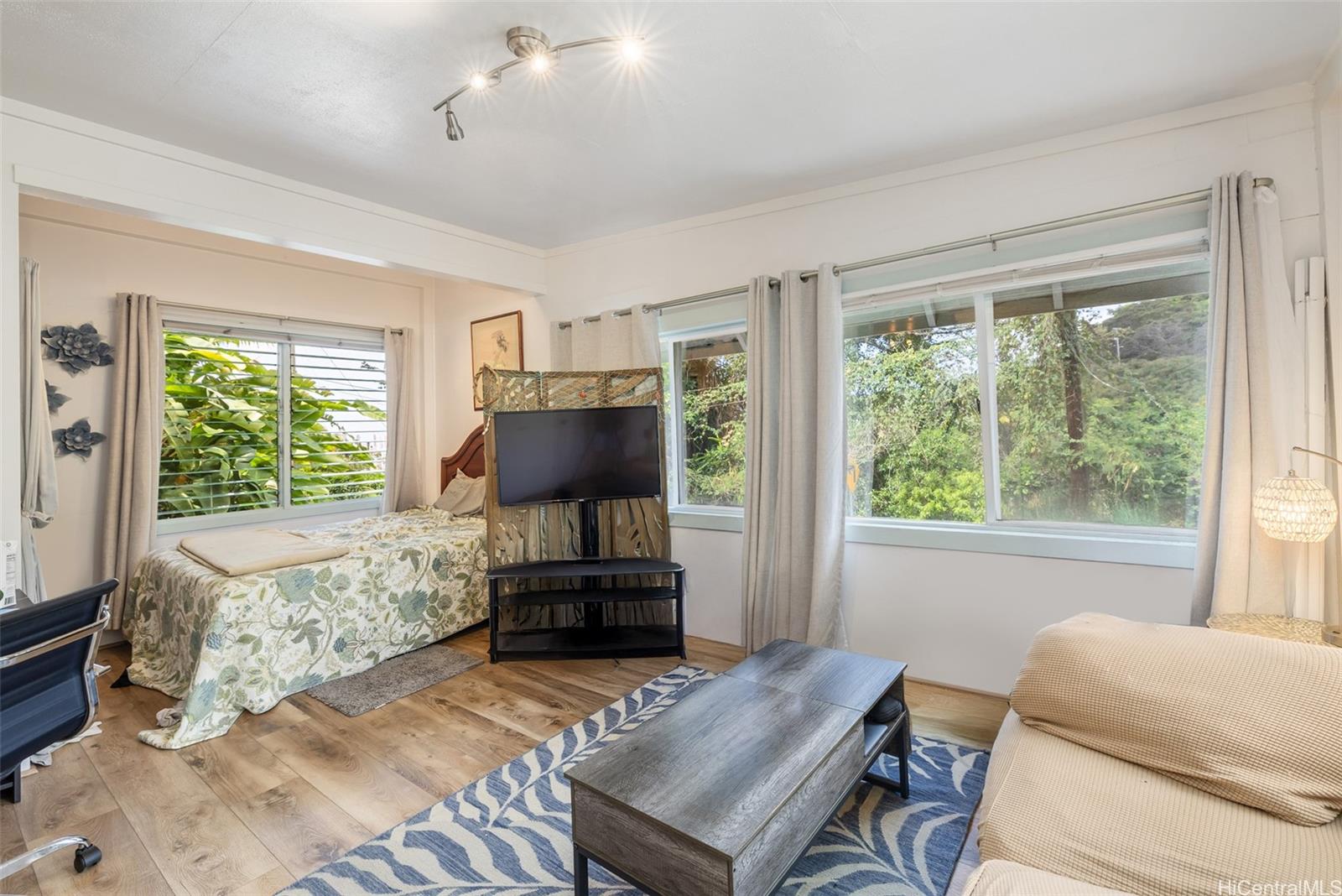 2168  Round Top Drive Makiki Heights, Honolulu home - photo 21 of 23