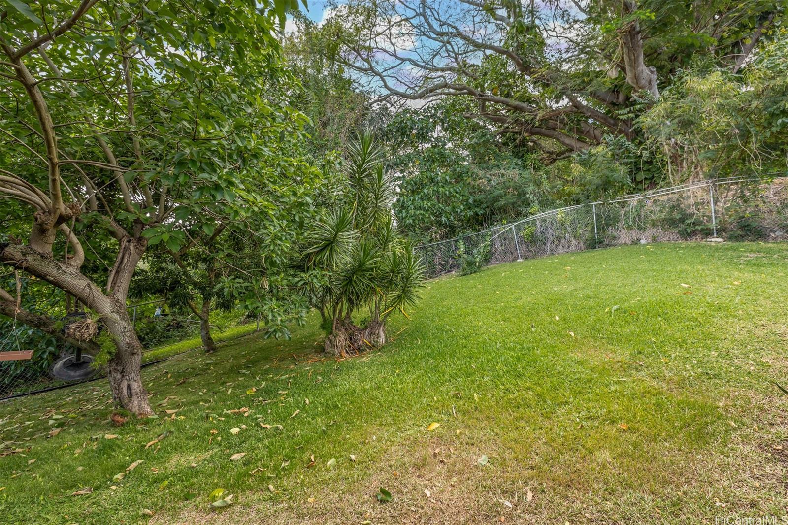 2168  Round Top Dr Makiki Heights, Honolulu home - photo 19 of 23