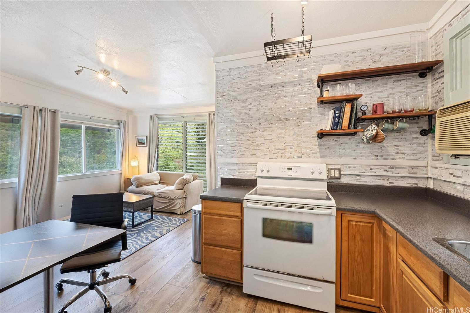 2168  Round Top Dr Makiki Heights, Honolulu home - photo 20 of 23