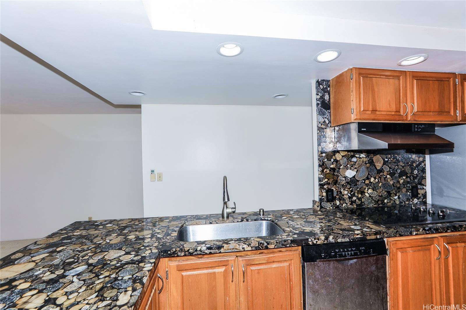 Dowsett Point condo # 101, Honolulu, Hawaii - photo 9 of 25