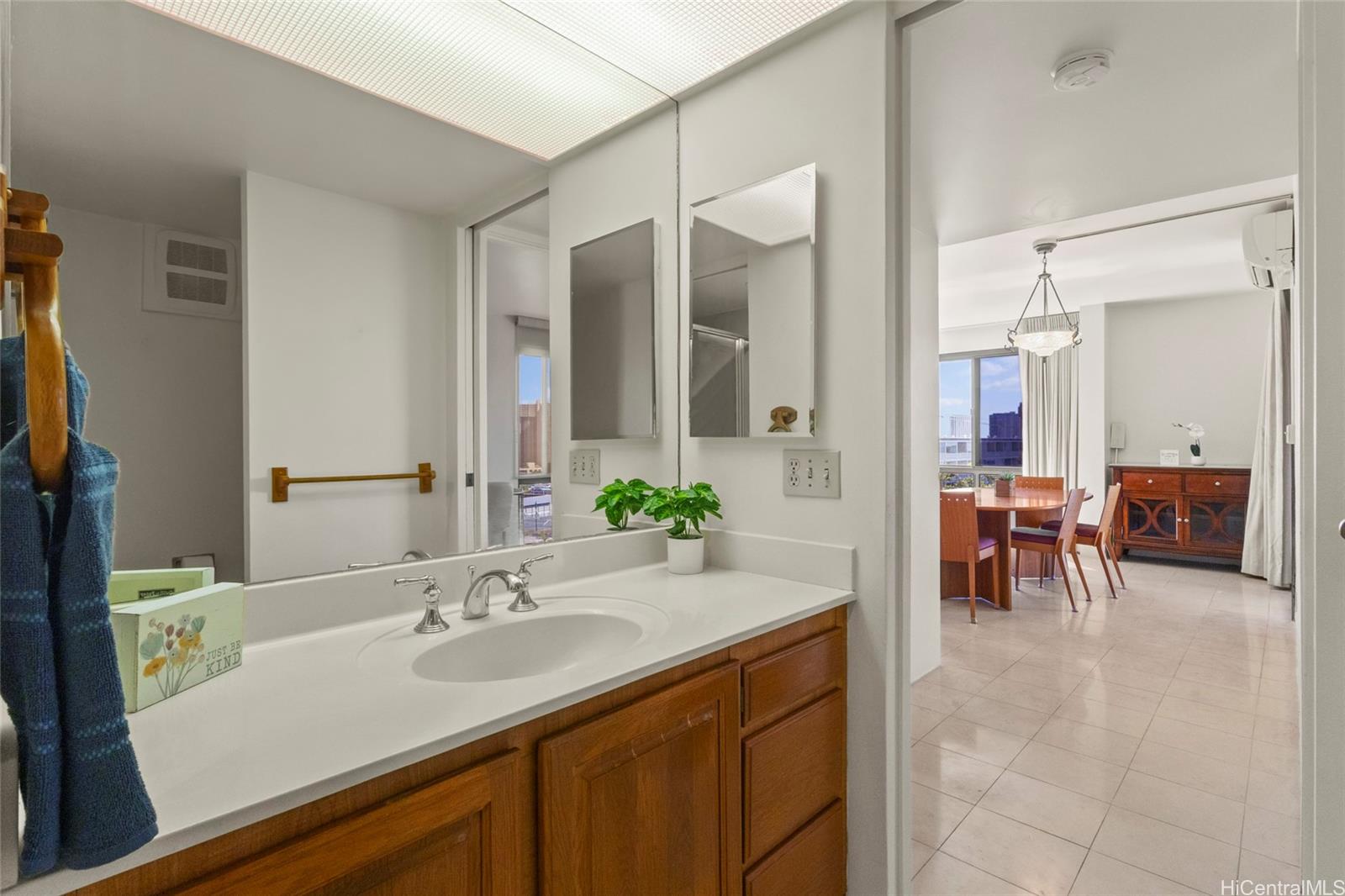 Dowsett Point condo # D11, Honolulu, Hawaii - photo 13 of 25