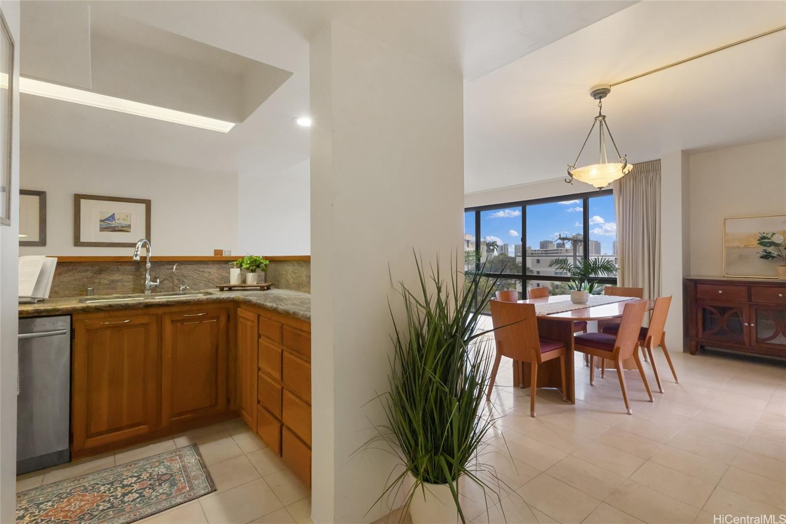 Dowsett Point condo # D11, Honolulu, Hawaii - photo 13 of 24