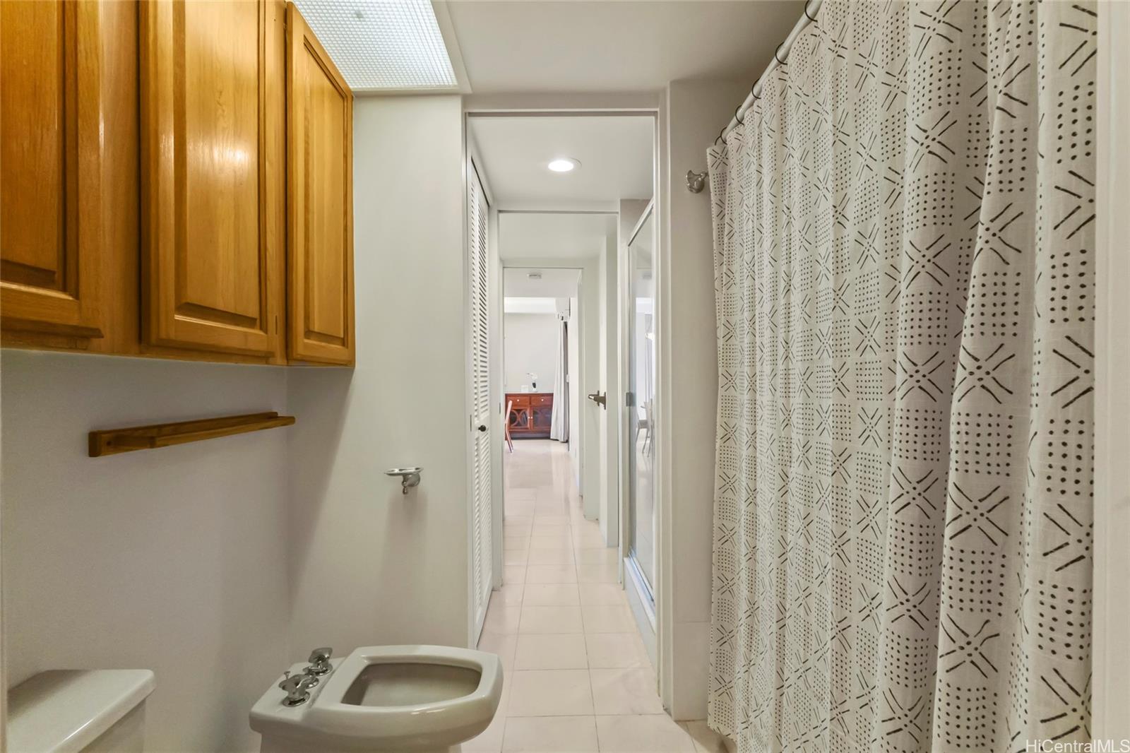 Dowsett Point condo # D11, Honolulu, Hawaii - photo 14 of 25