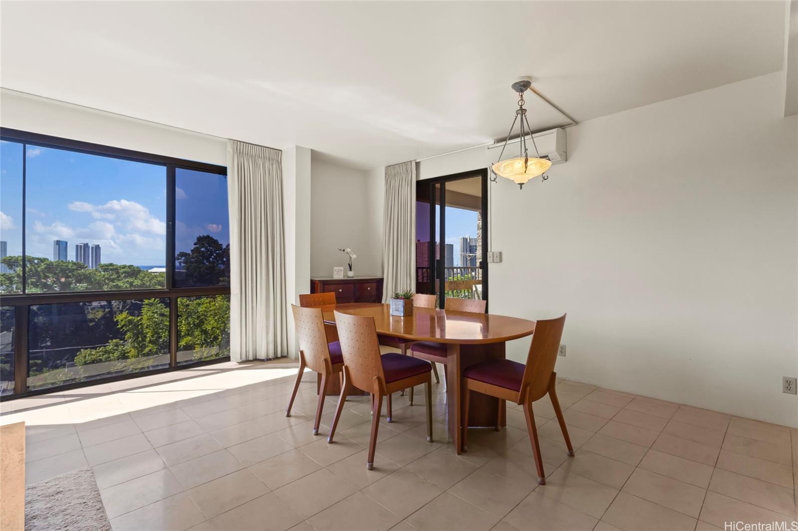 Dowsett Point condo # D11, Honolulu, Hawaii - photo 4 of 25