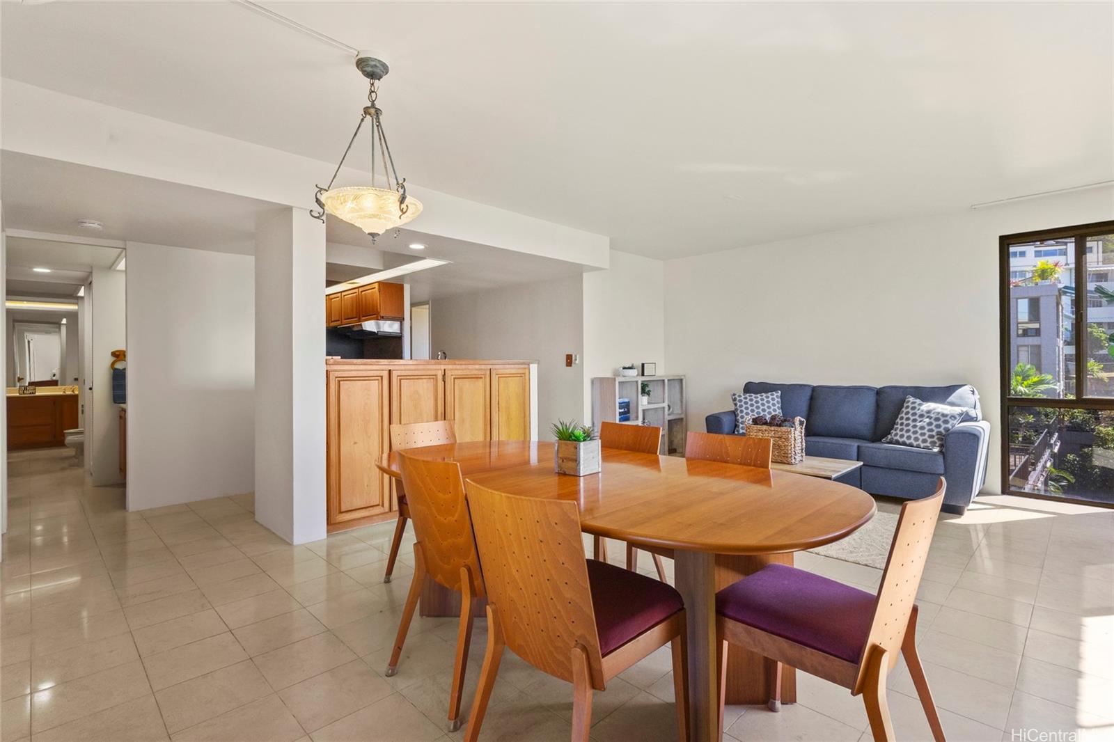 Dowsett Point condo # D11, Honolulu, Hawaii - photo 5 of 25