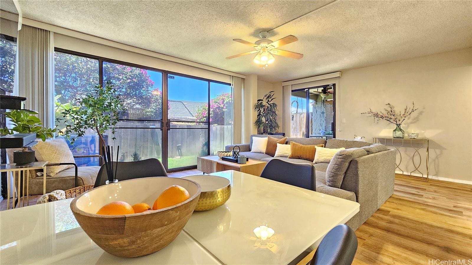 Dowsett Point condo # D16, Honolulu, Hawaii - photo 5 of 25