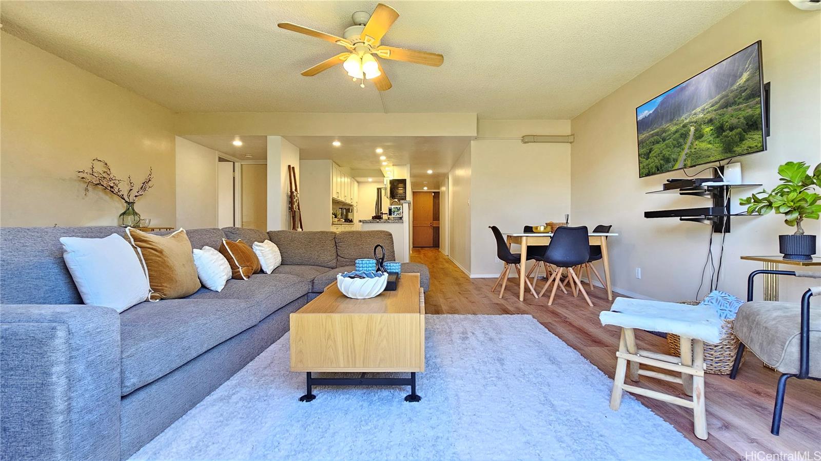 Dowsett Point condo # D16, Honolulu, Hawaii - photo 7 of 25