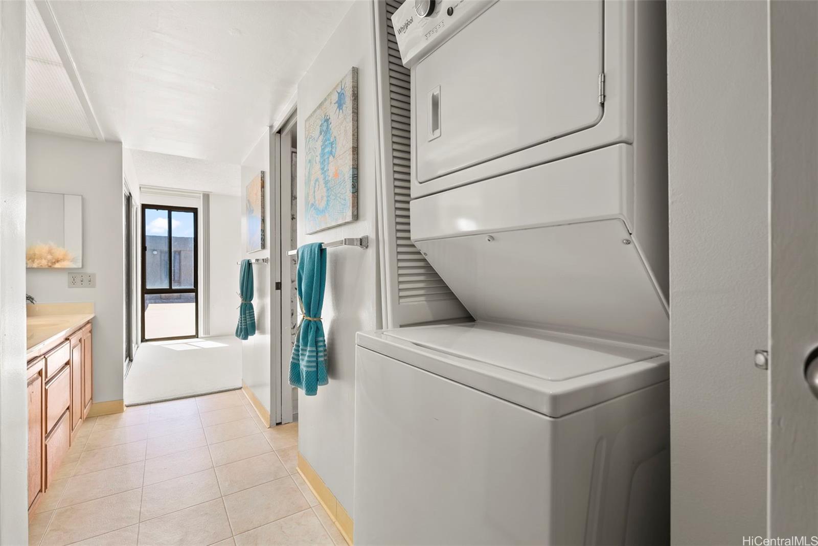 Dowsett Point condo # M10, Honolulu, Hawaii - photo 11 of 25