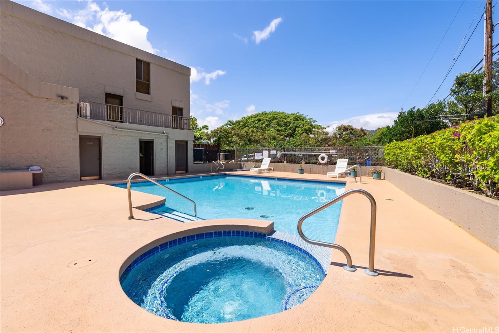 Dowsett Point condo # M10, Honolulu, Hawaii - photo 20 of 25