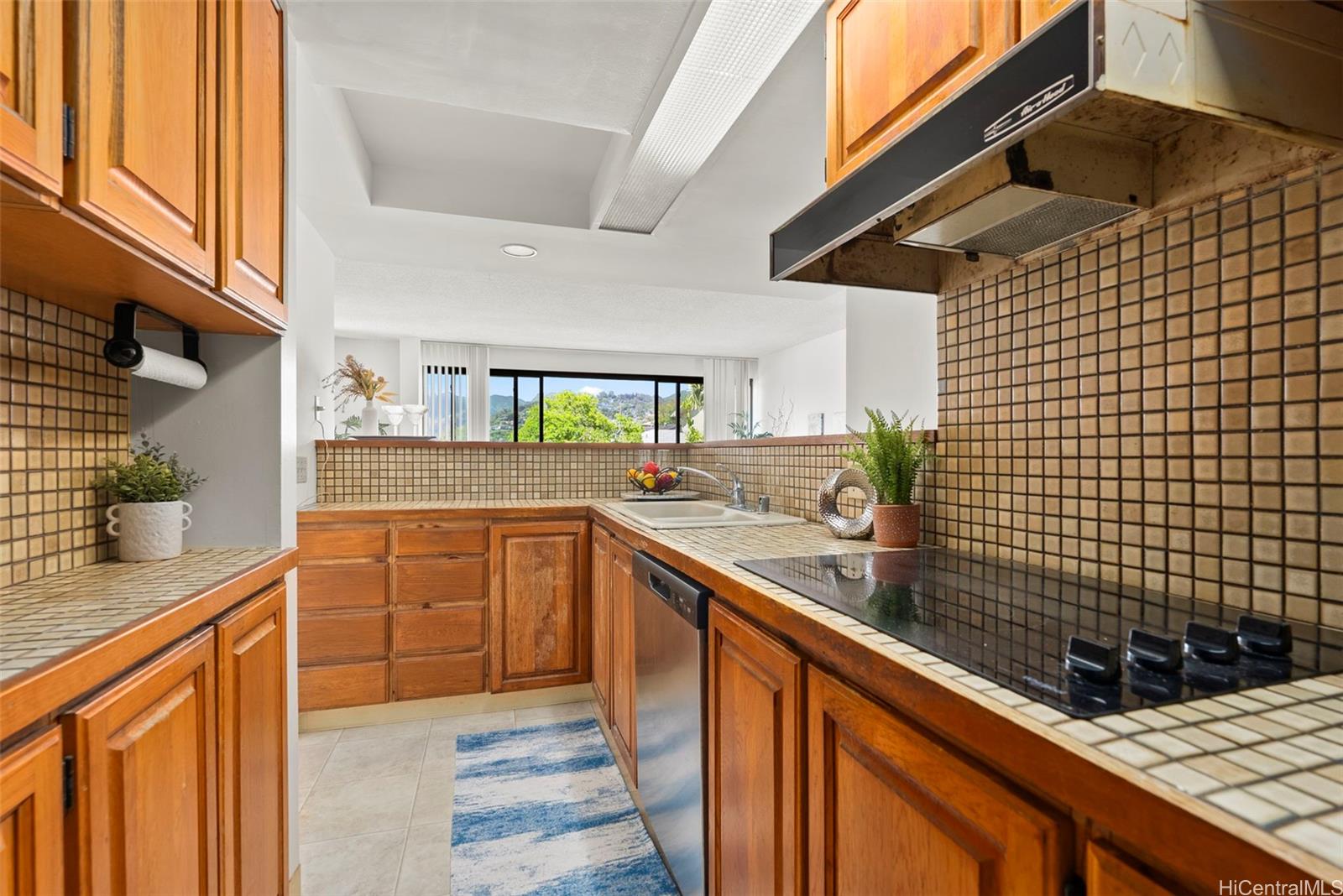 Dowsett Point condo # M10, Honolulu, Hawaii - photo 7 of 25