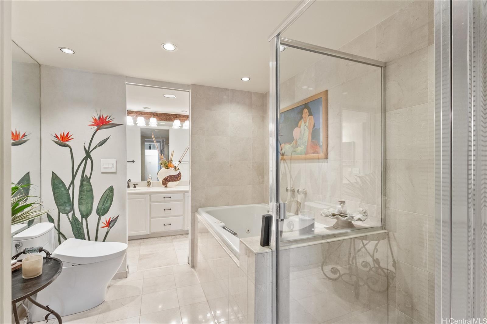 Dowsett Point condo # M8, Honolulu, Hawaii - photo 12 of 20