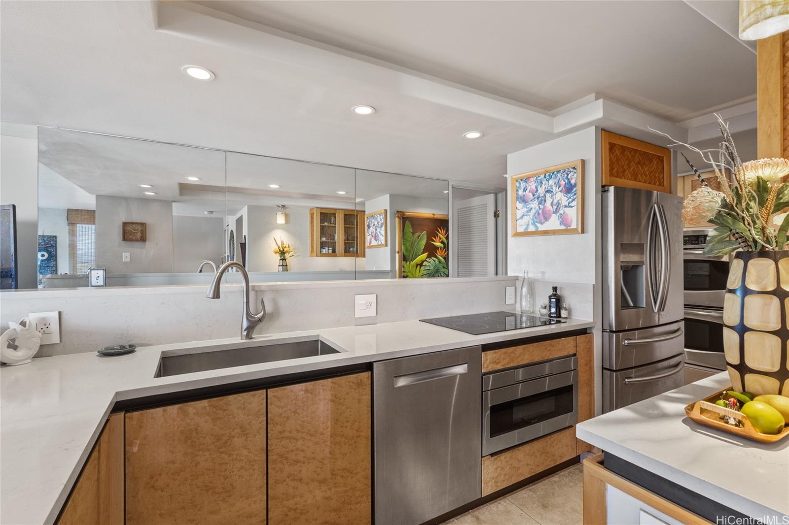 Dowsett Point condo # M8, Honolulu, Hawaii - photo 9 of 20