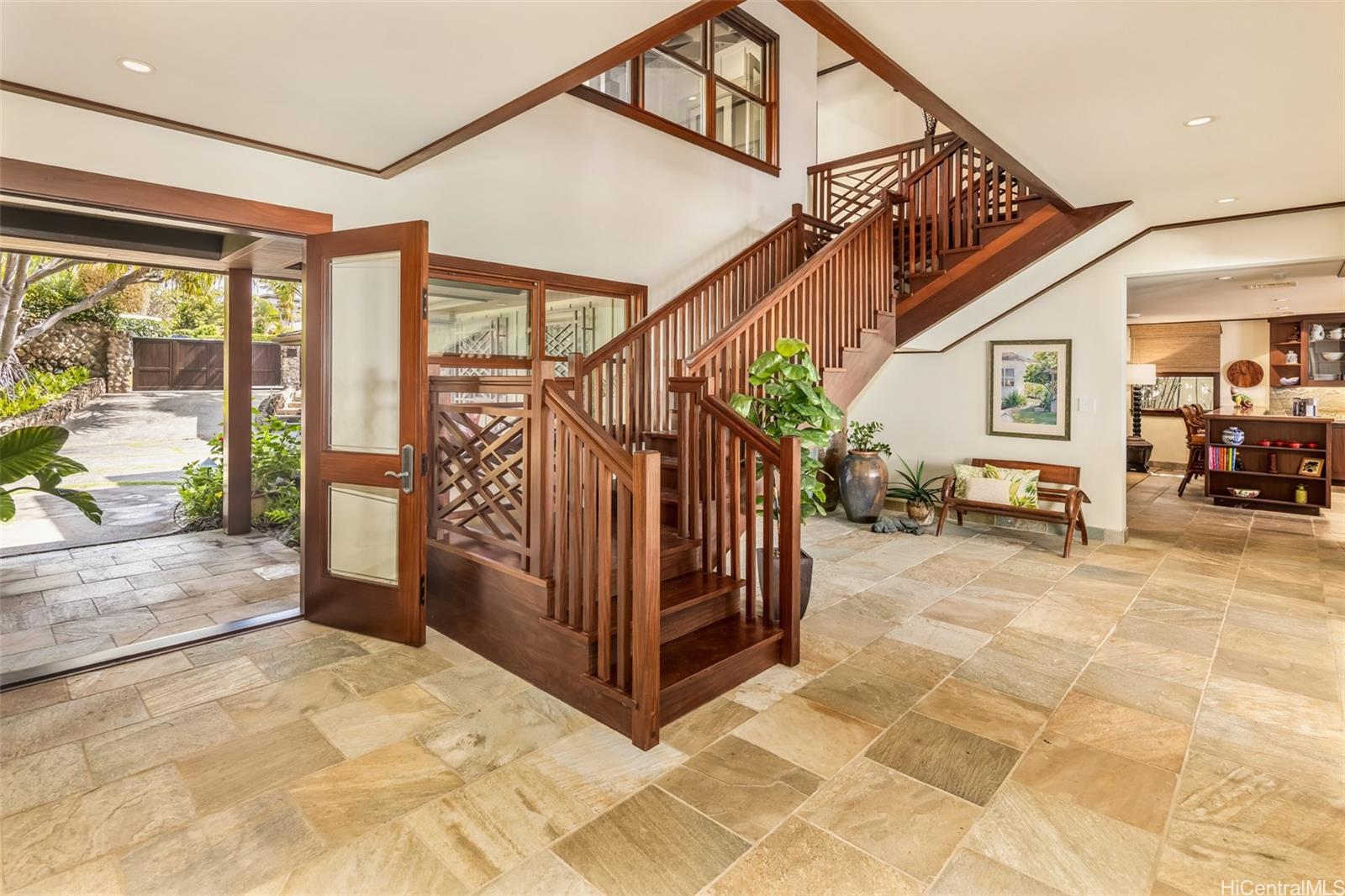 218  Kaalawai Place Diamond Head, Diamond Head home - photo 3 of 19