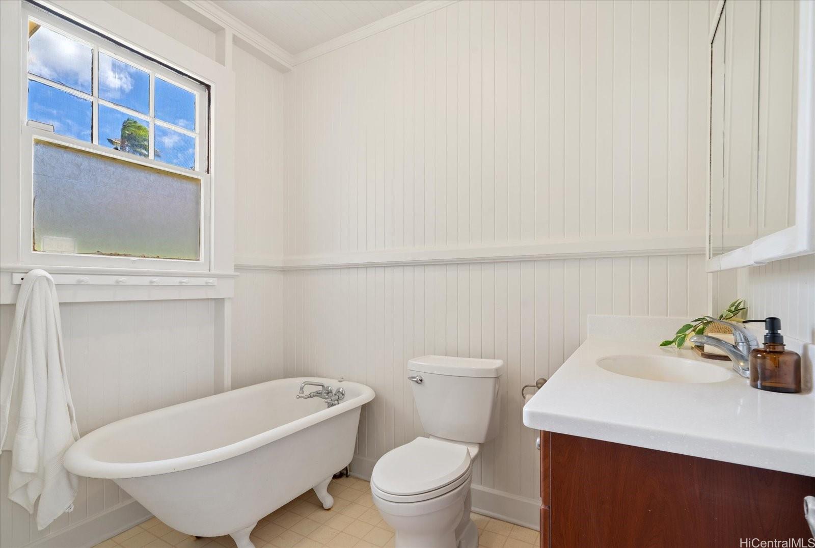 218  Paiko Drive Paiko Lagoon, Diamond Head home - photo 10 of 25