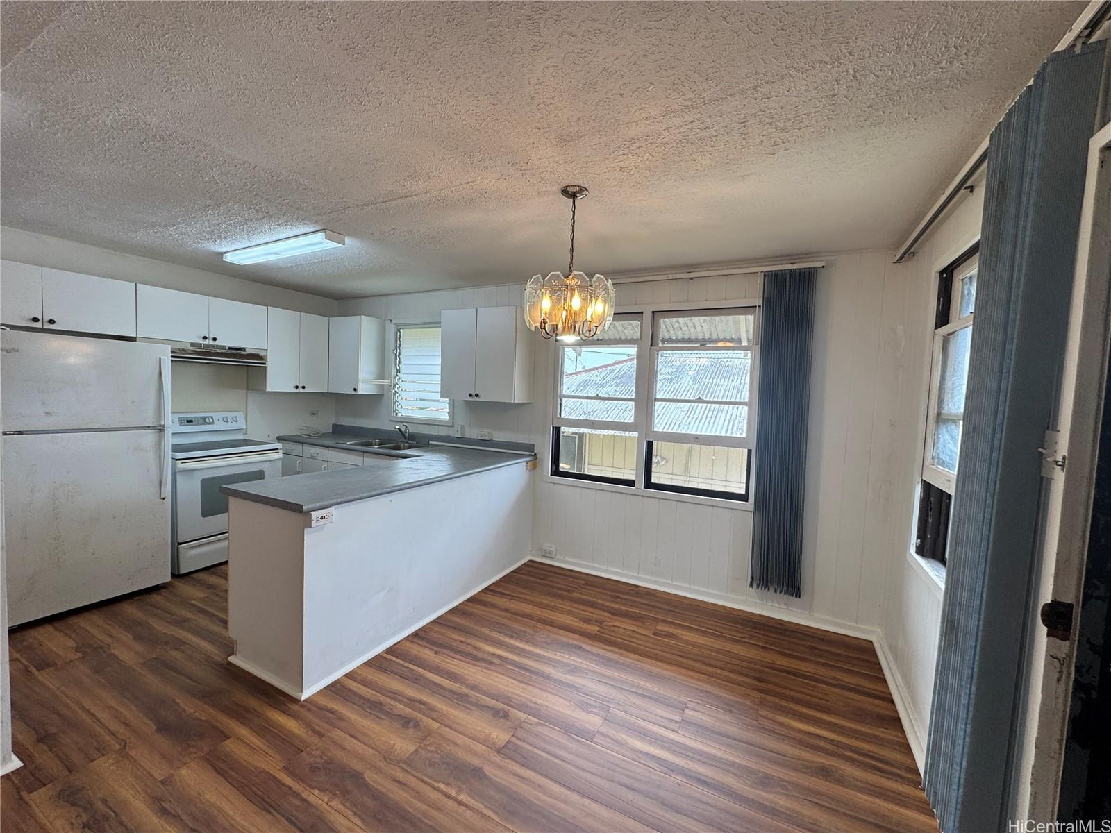 219 Auwaiolimu St Honolulu - Rental - photo 2 of 9