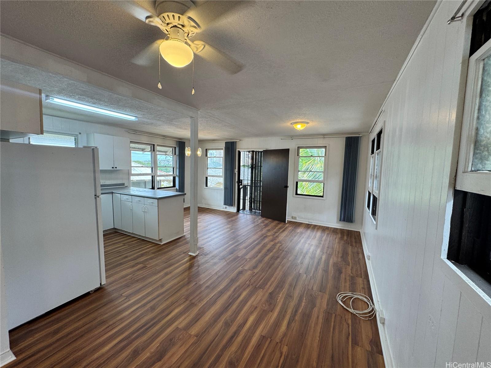 219 Auwaiolimu St Honolulu - Rental - photo 6 of 9