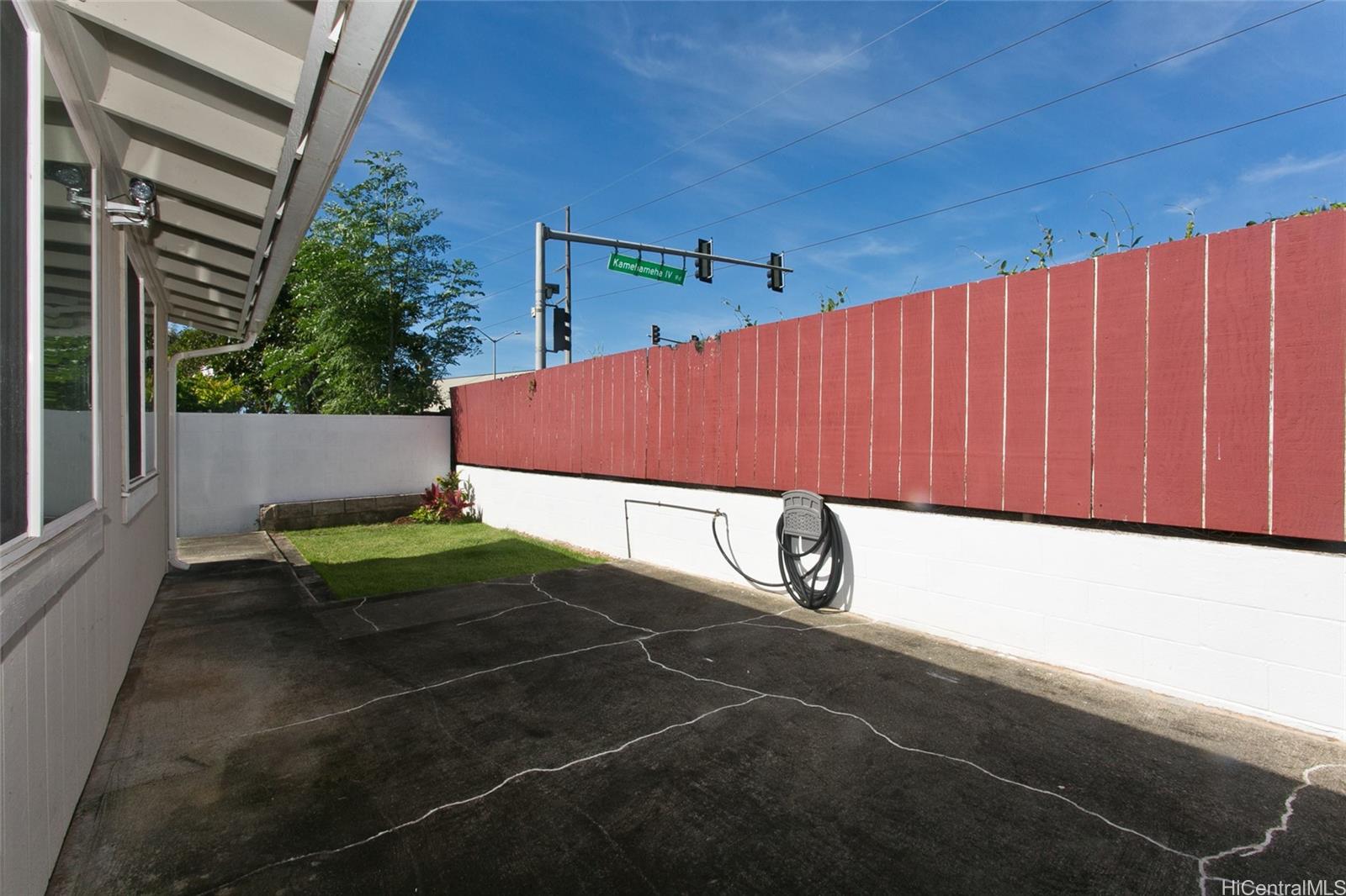 2190  Wilson Street Kalihi-upper, Honolulu home - photo 2 of 21