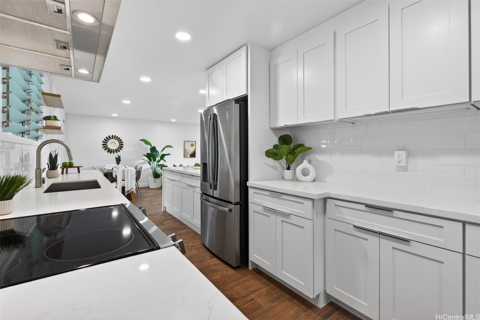 220  Kaha Street Koolaupoko, Kailua home - photo 7 of 25