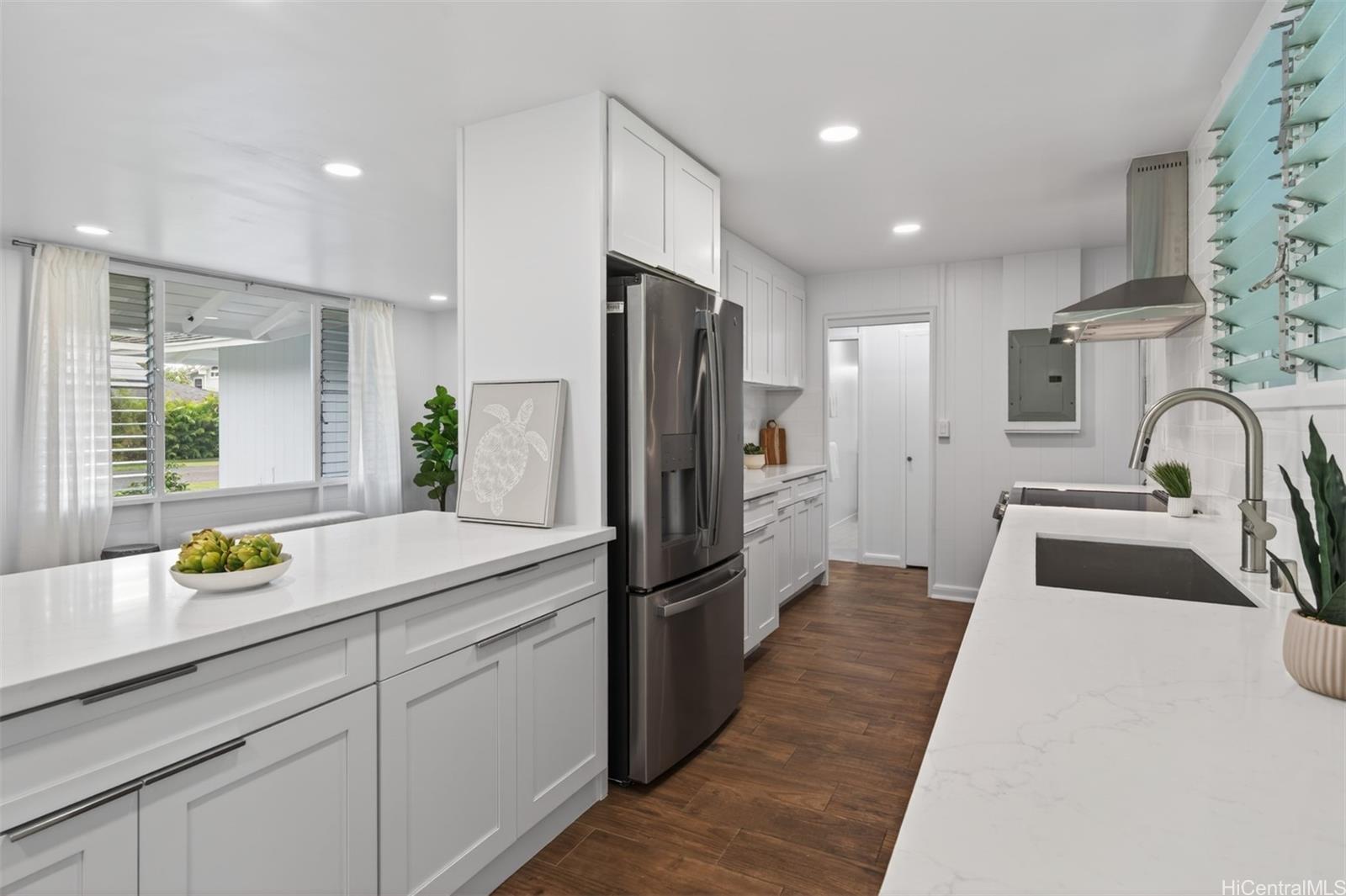 220  Kaha Street Koolaupoko, Kailua home - photo 8 of 25