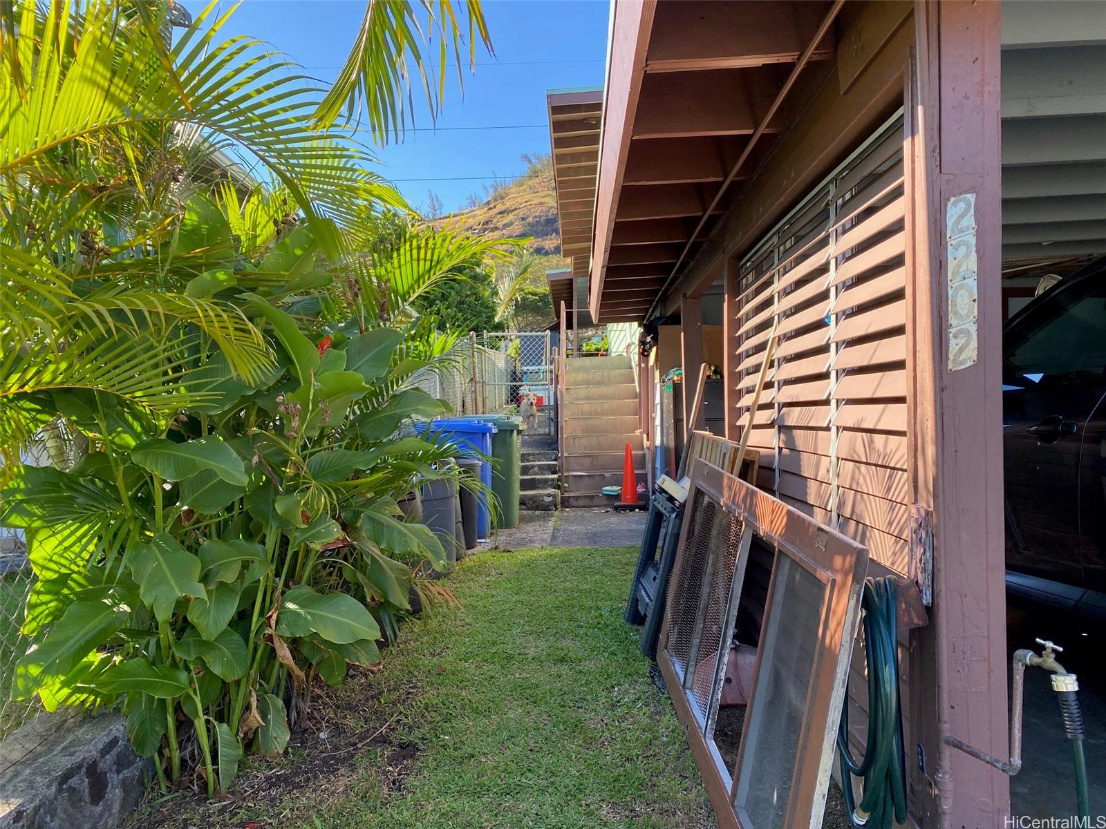 2202  Wilson Street Kalihi-upper, Honolulu home - photo 4 of 20