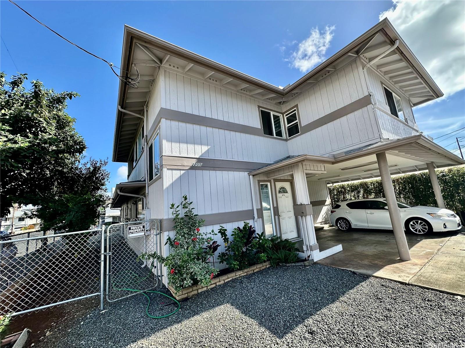 2205  Fern St Moiliili, Honolulu home - photo 2 of 13