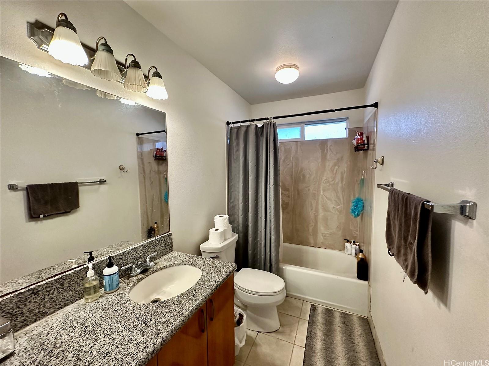 2205  Fern St Moiliili, Honolulu home - photo 5 of 13