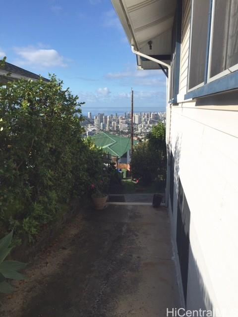 2207 St Louis Drive Honolulu - Rental - photo 16 of 17