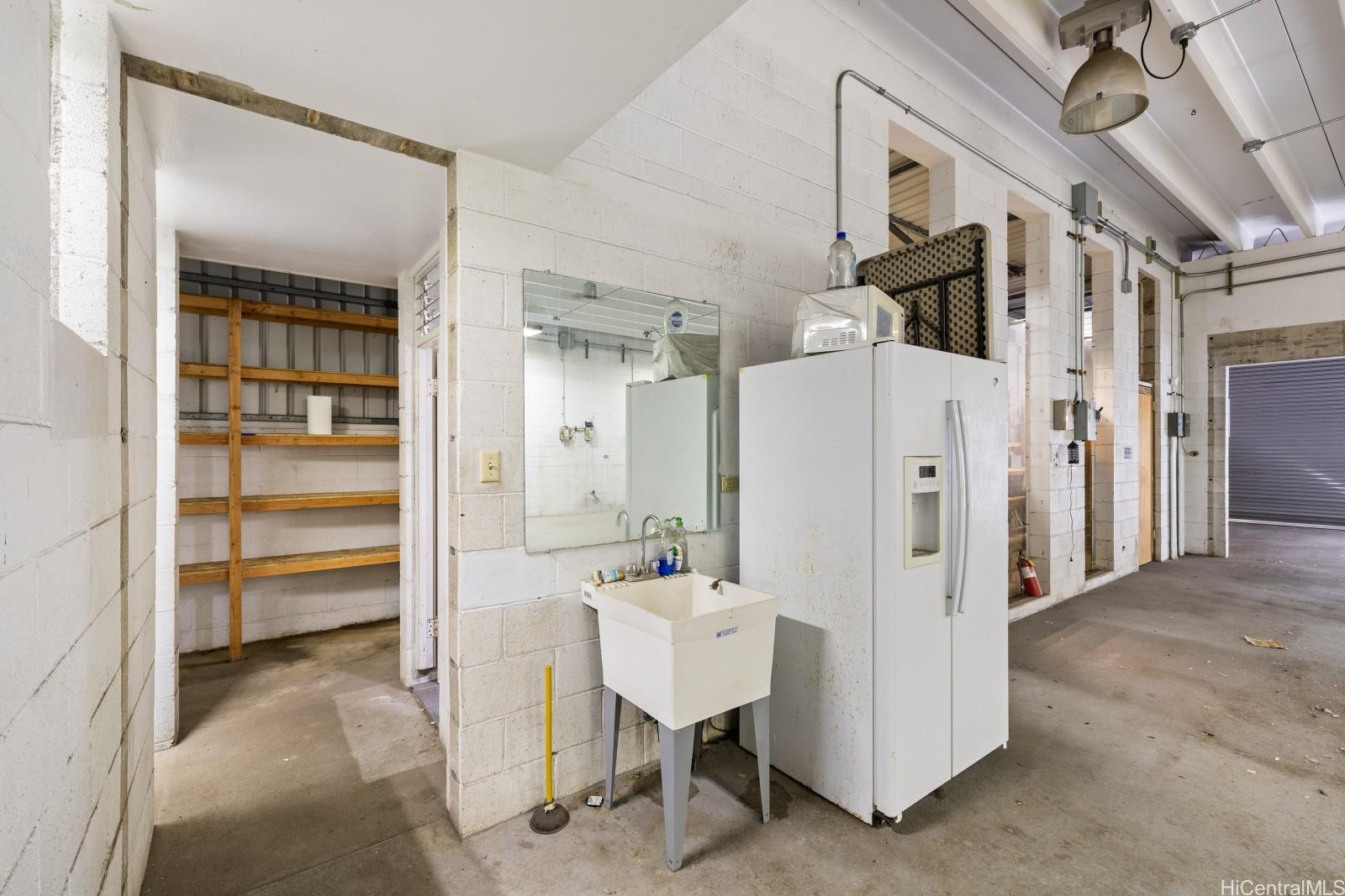 2209 Young Street Honolulu Oahu commercial real estate photo11 of 25