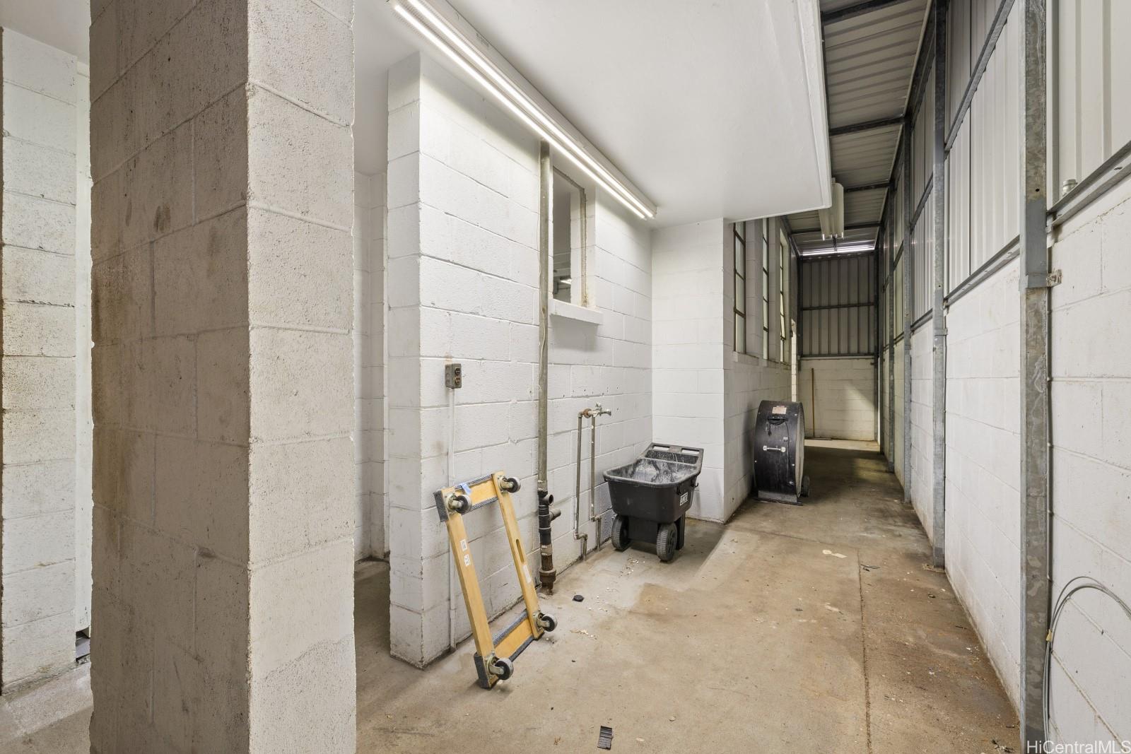 2209 Young Street Honolulu Oahu commercial real estate photo13 of 25