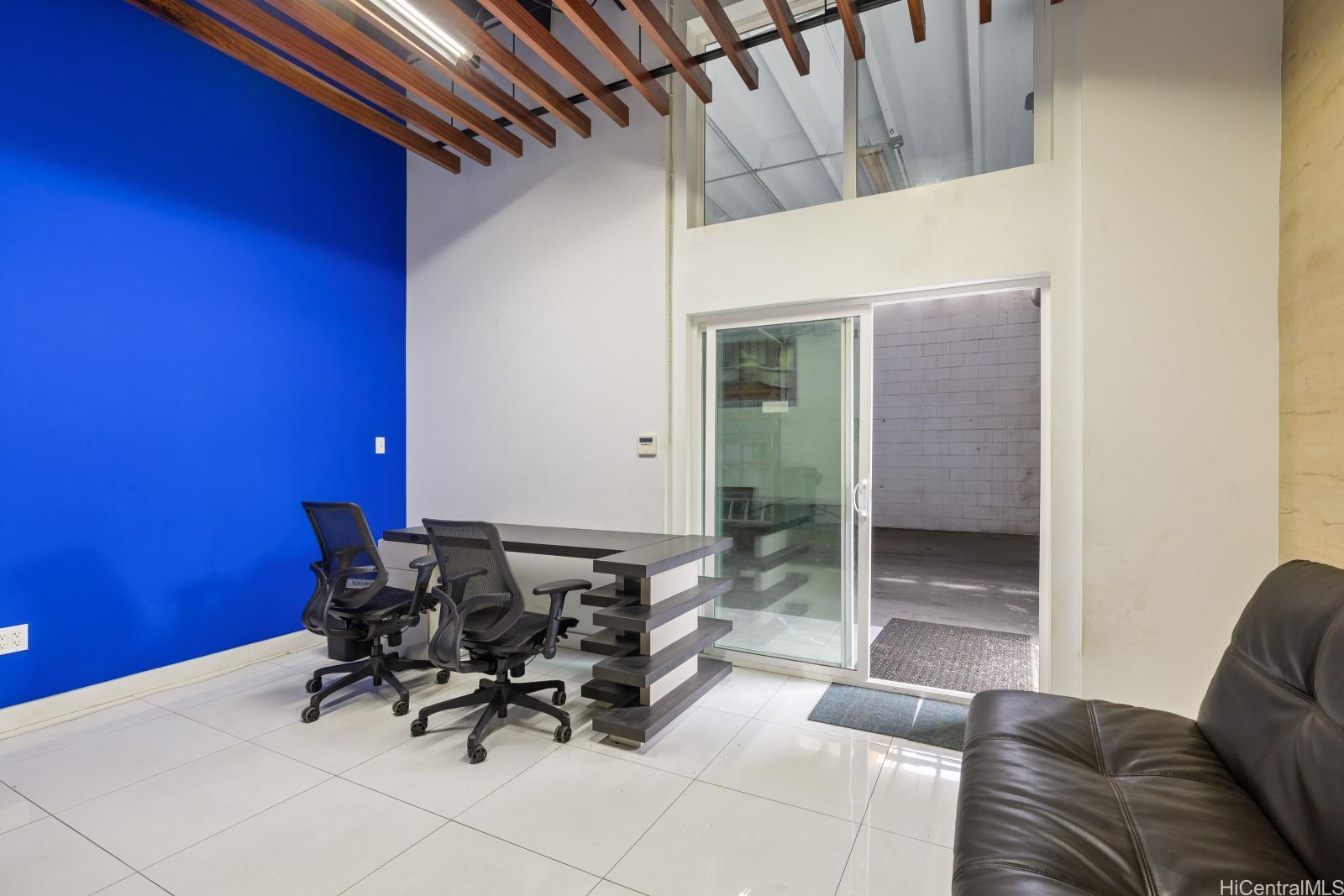 2209 Young Street Honolulu Oahu commercial real estate photo5 of 25