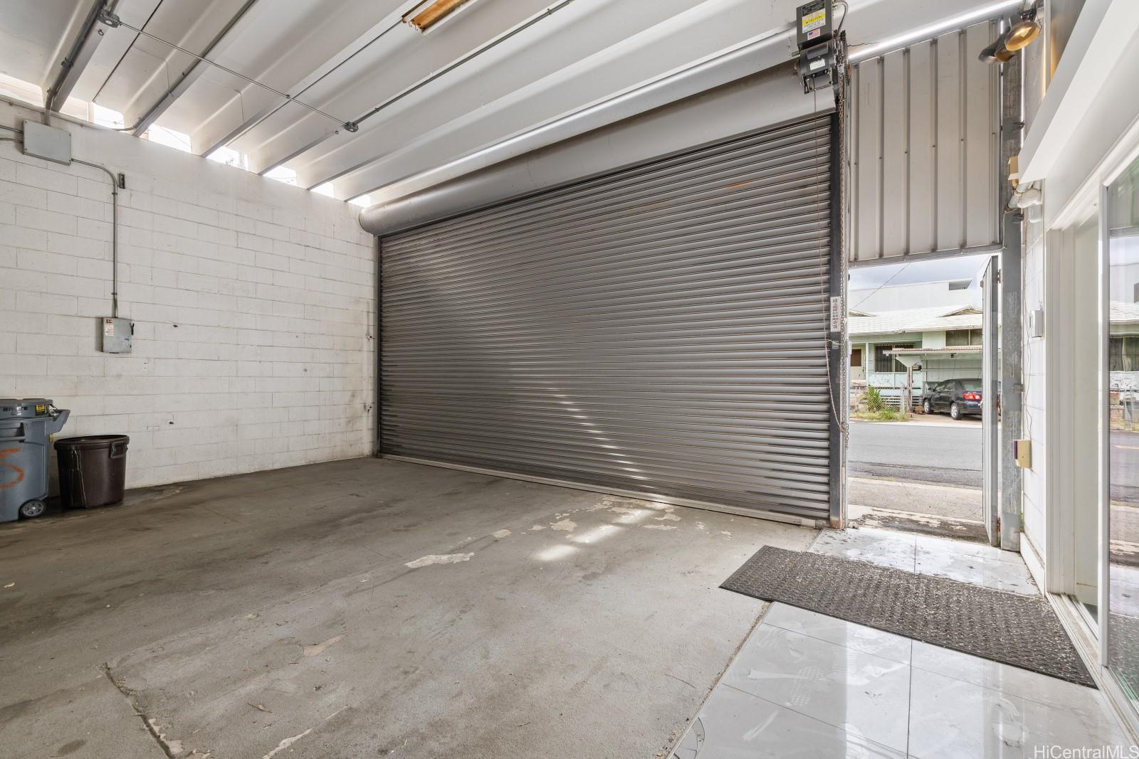 2209 Young Street Honolulu Oahu commercial real estate photo7 of 25