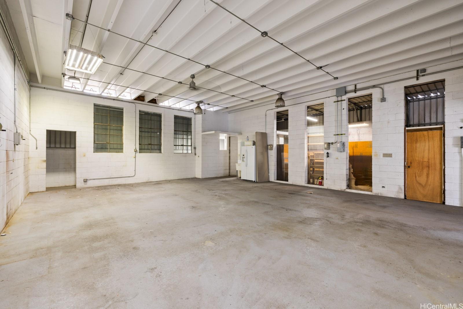 2209 Young Street Honolulu Oahu commercial real estate photo9 of 25