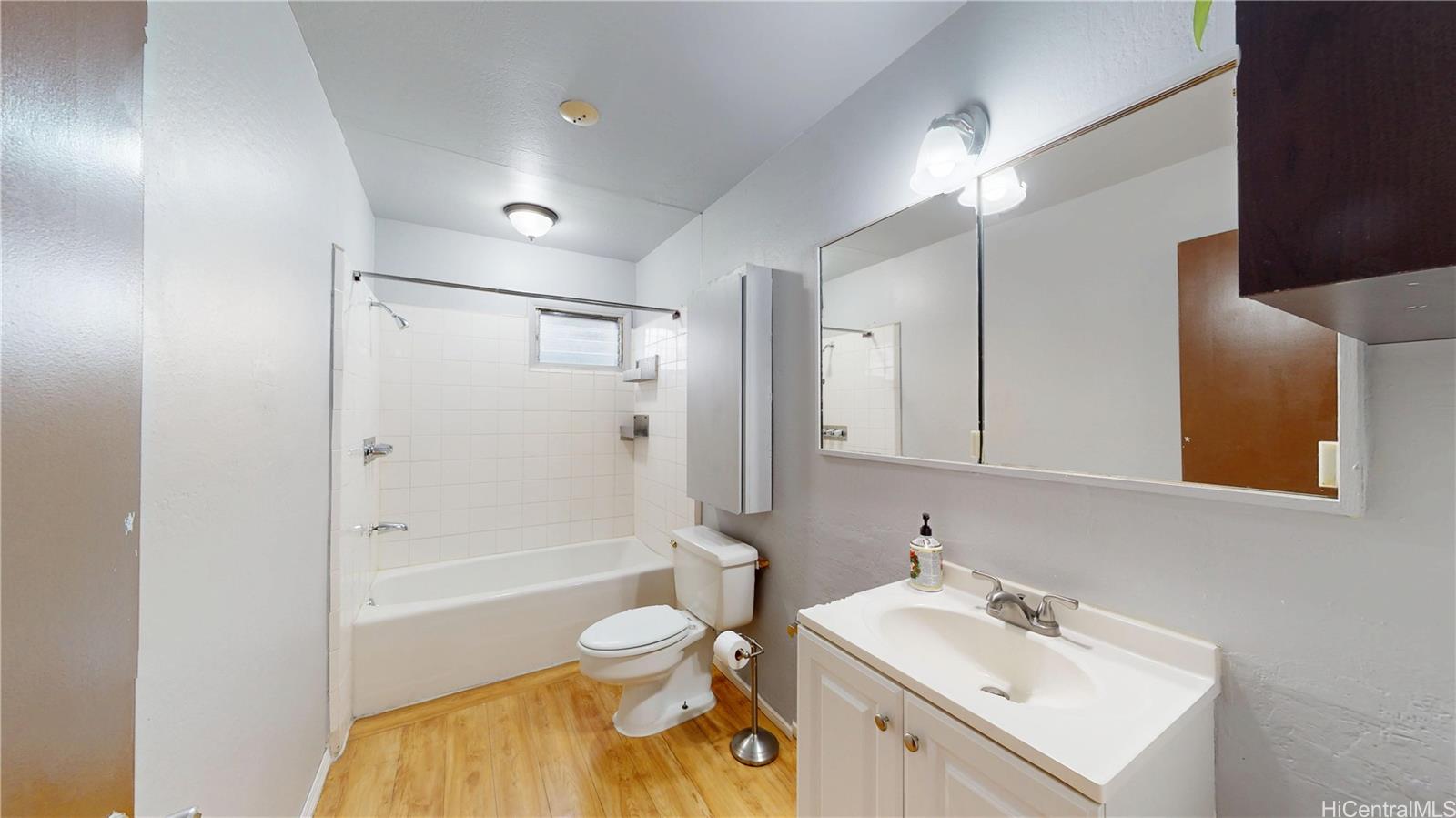 2210  School Street Kalihi-lower, Honolulu home - photo 13 of 25