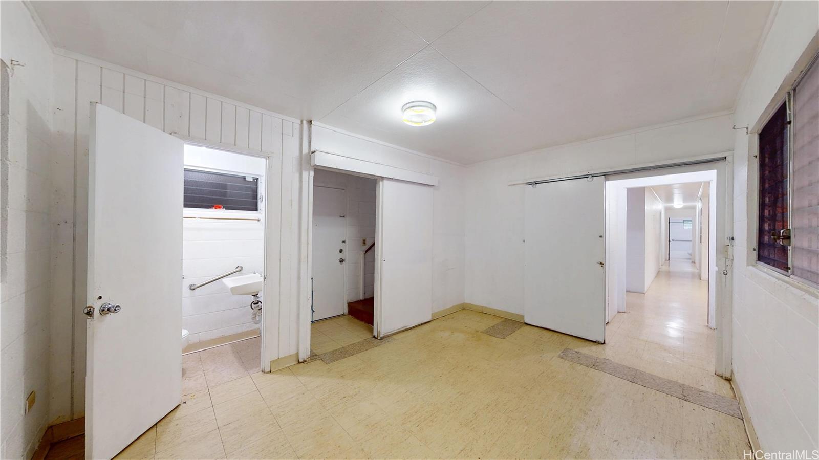 2210  School Street Kalihi-lower, Honolulu home - photo 14 of 25