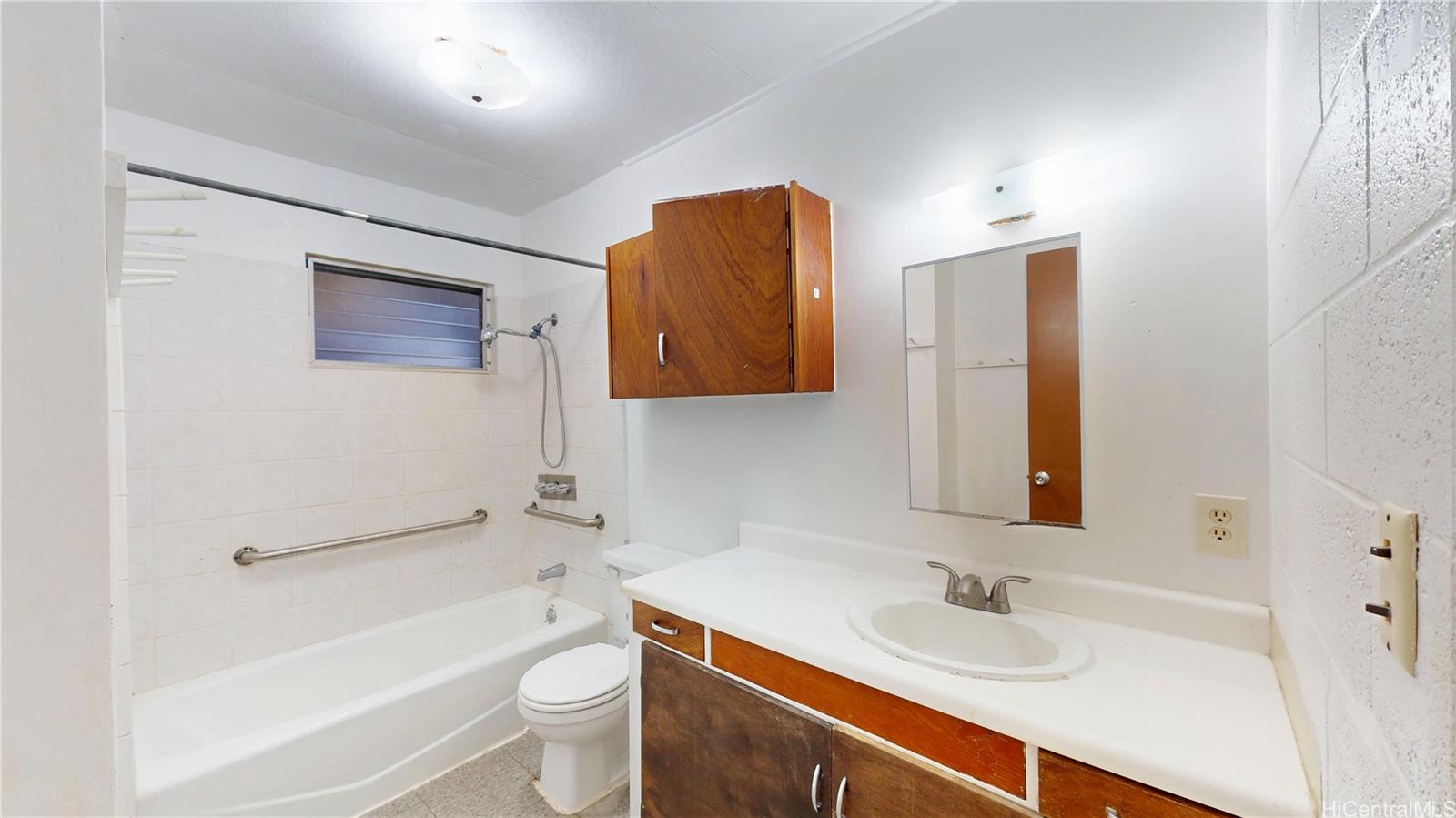 2210  School Street Kalihi-lower, Honolulu home - photo 18 of 25