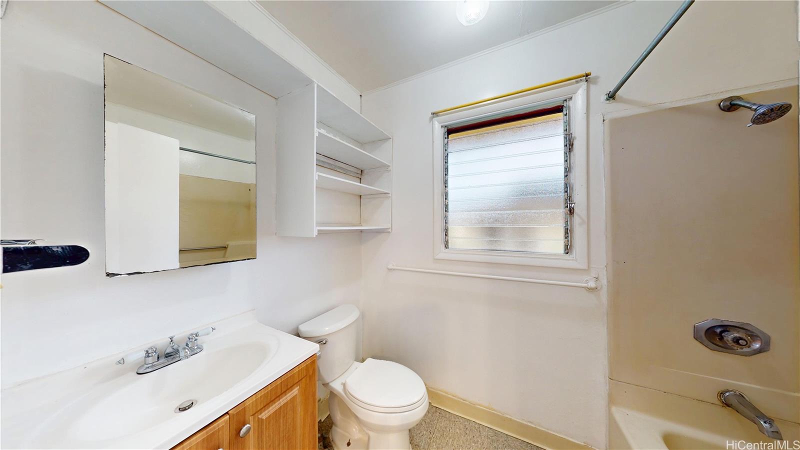 2210  School Street Kalihi-lower, Honolulu home - photo 8 of 25