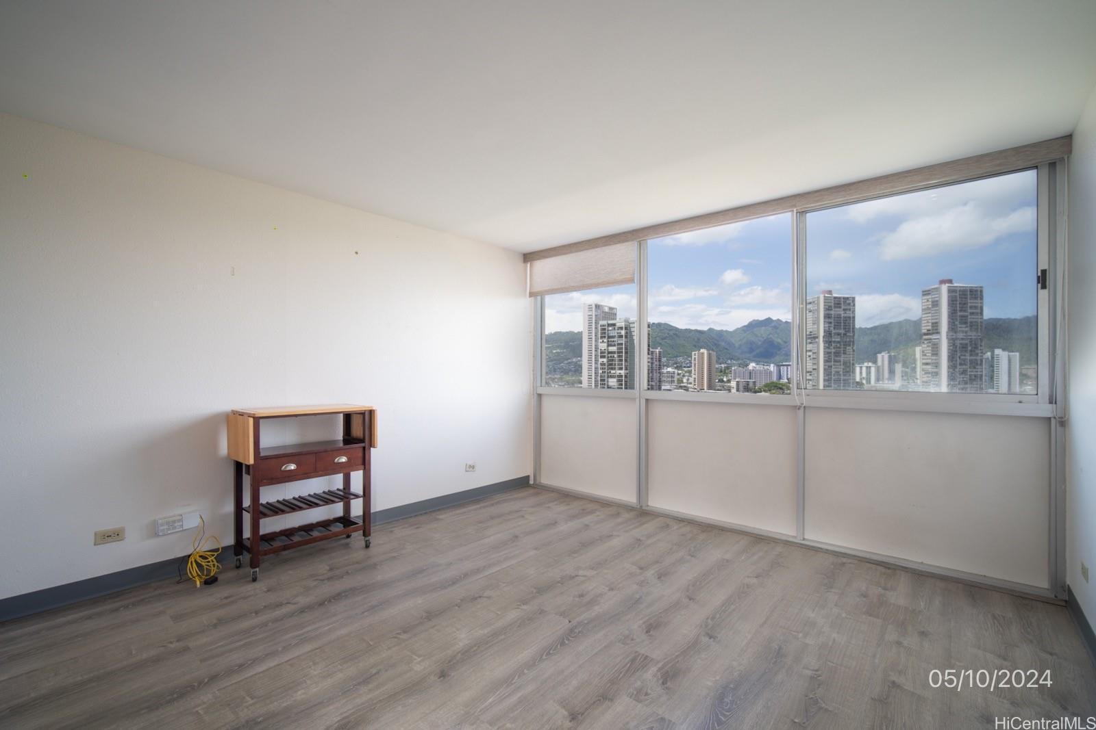 2211 Ala Wai Blvd Honolulu - Rental - photo 5 of 22