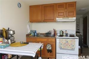 2211 Ala Wai Blvd Honolulu - Rental - photo 2 of 7