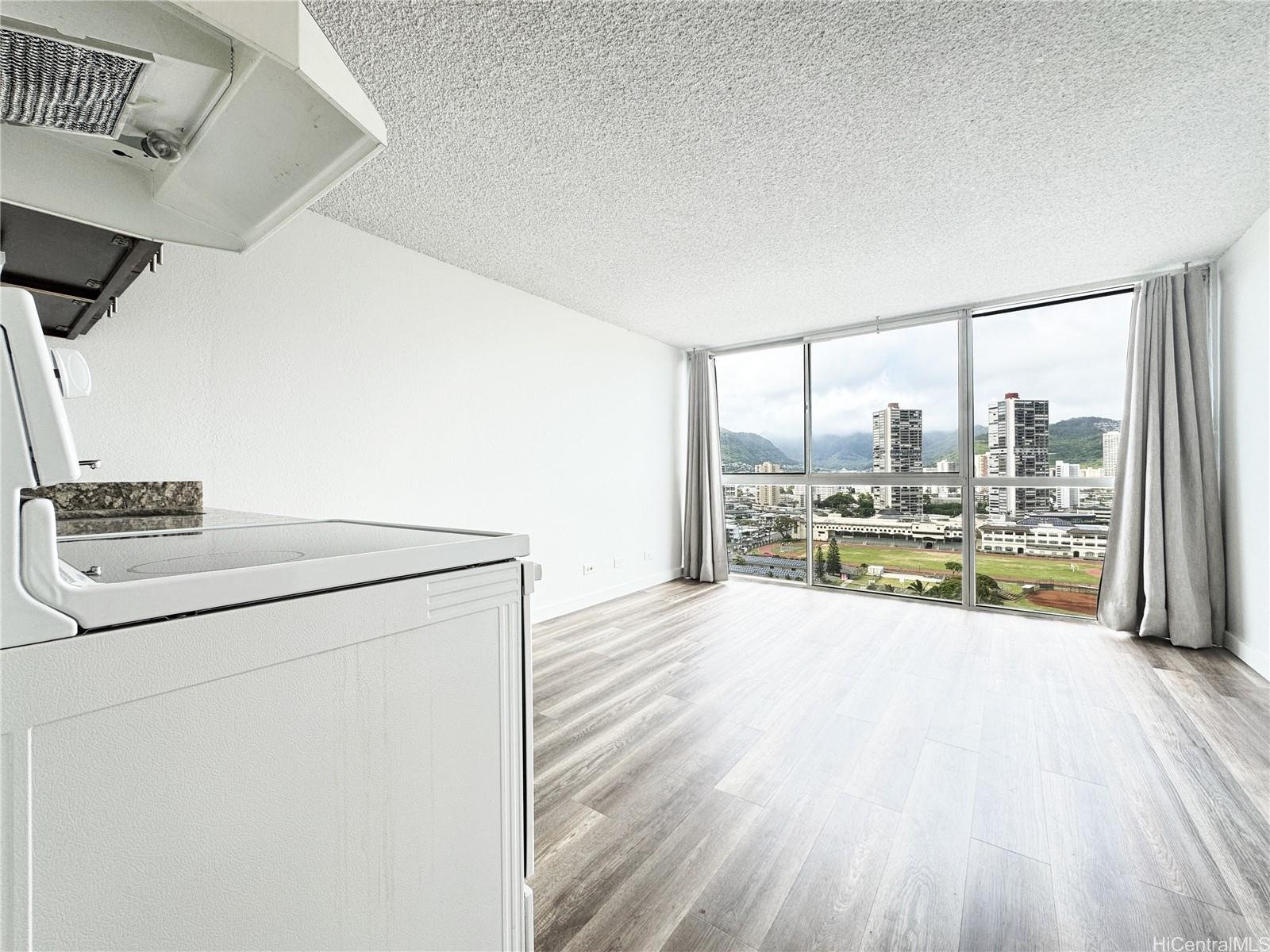 2211 Ala Wai Blvd Honolulu - Rental - photo 5 of 11