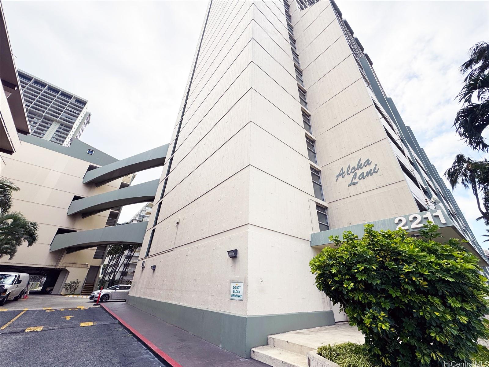 2211 Ala Wai Blvd Honolulu - Rental - photo 8 of 11