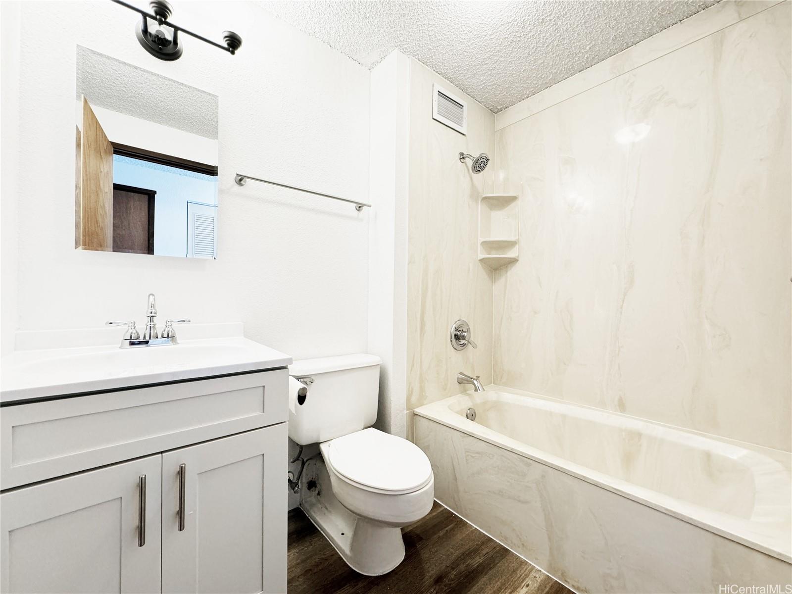 2211 Ala Wai Blvd Honolulu - Rental - photo 9 of 11